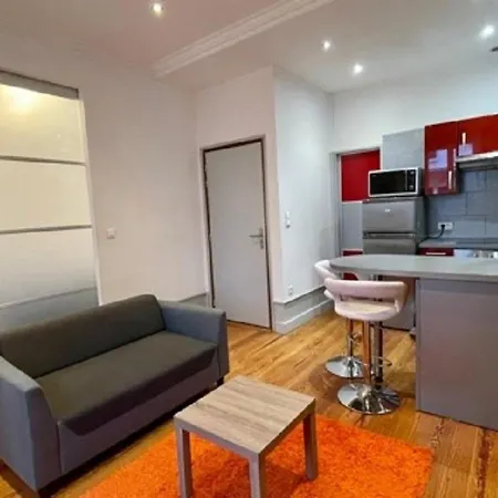 Studio Spacieux 2** Avec Coin Nuit Separe, Hyper-centre Aix-les-bains, Proche Commodites Et Thermes - Fr-1-555-89 Apartment Aix-les-Bains