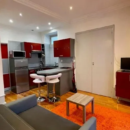 Studio Spacieux 2** Avec Coin Nuit Separe, Hyper-centre Aix-les-bains, Proche Commodites Et Thermes - Fr-1-555-89 Aix-les-Bains